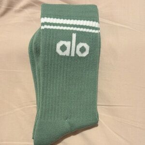 Alo Half Crew Throwback Socks